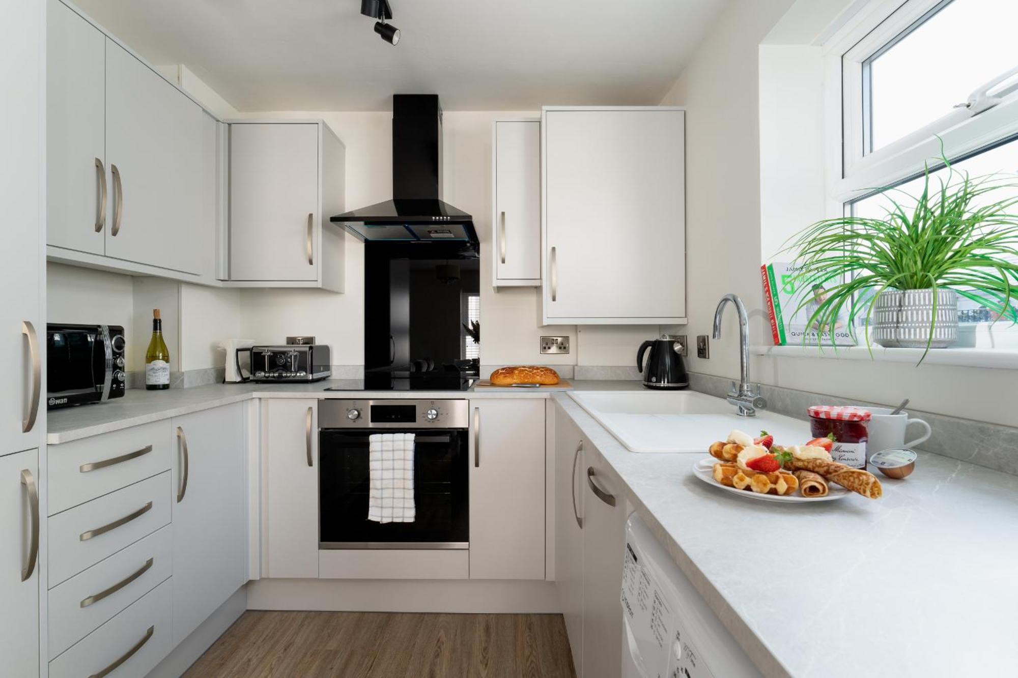 Lawsons Place - Family-Friendly Apartment With Parking On Babbacombe Downs In Torquay Esterno foto